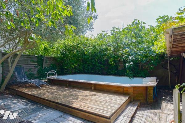 NANTERRE CENTRE VILLE - MAISON FAMILIALE 8 PIÈCES AVEC JARDIN & PISCINE CHAUFFÉE