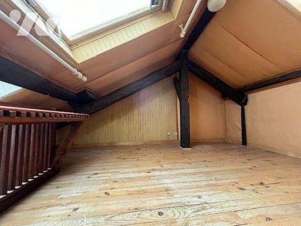 Appartement T3 à rénover centre ville Chambéry.

Nous vous présentons un appartement en duple...