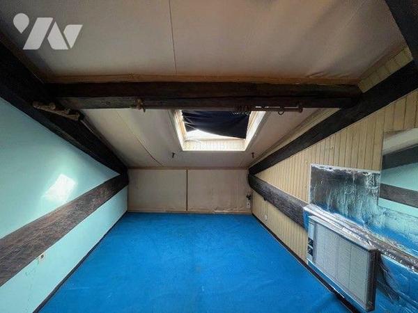 Appartement T3 à rénover centre ville Chambéry.

Nous vous présentons un appartement en duple...