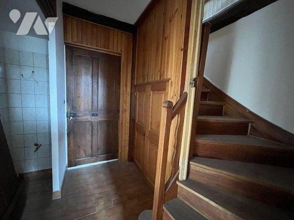 Appartement T3 à rénover centre ville Chambéry.

Nous vous présentons un appartement en duple...