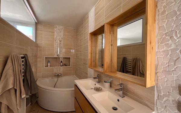 Maison à vendre    4 pièces •  La Rochelle