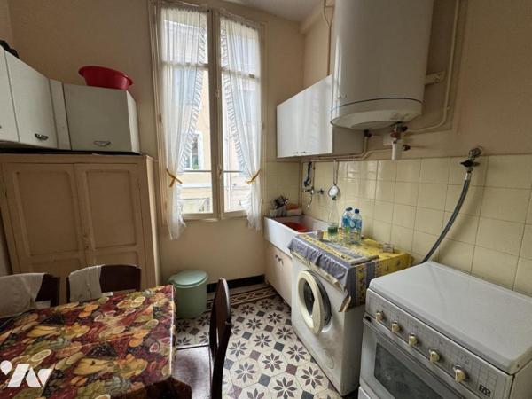 Golfe Juan centre ville  Dans maison bourgeoise appartement 3 pièces de 51 m2 