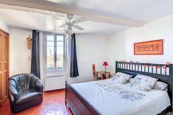 EXCLUSIVITE ! Maison de ville avec vue à Draguignan, proche centre-ville 80 m² avec garage 15 m²