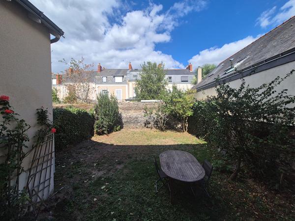 ANGERS PLACE DU LYCEE MAISON