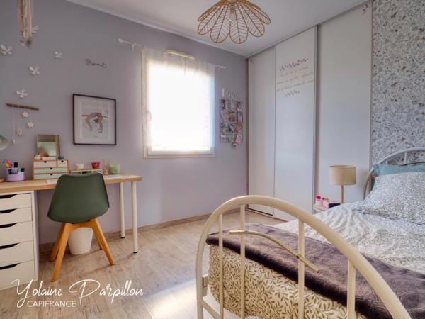 Maison à vendre de plain-pied avec 3 chs + 1 bureau, 594 m² de terrain - MONTAIGU VENDEE (85)