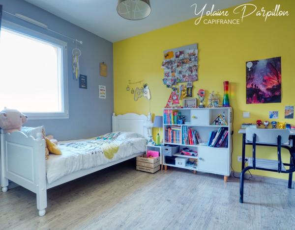 Maison à vendre de plain-pied avec 3 chs + 1 bureau, 594 m² de terrain - MONTAIGU VENDEE (85)