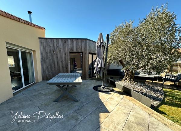 Maison à vendre de plain-pied avec 3 chs + 1 bureau, 594 m² de terrain - MONTAIGU VENDEE (85)