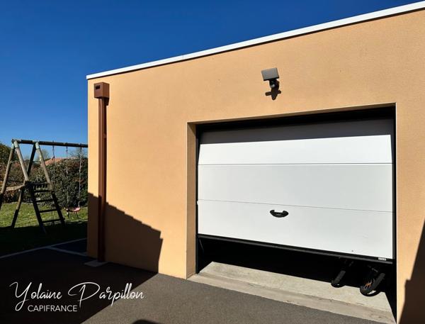 Maison à vendre de plain-pied avec 3 chs + 1 bureau, 594 m² de terrain - MONTAIGU VENDEE (85)