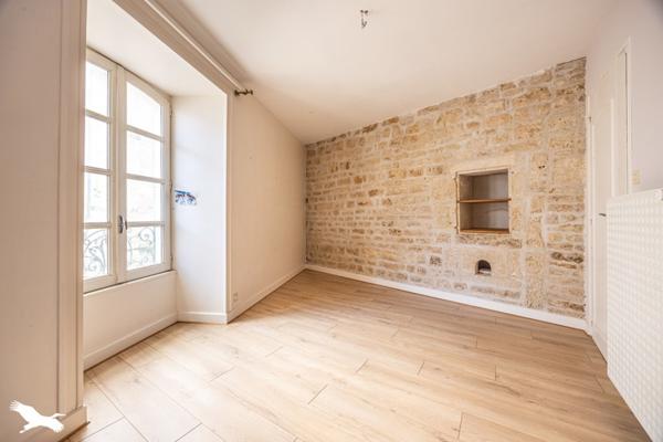 Immeuble à vendre |                                       Celles-sur-Belle |                                            831 m²