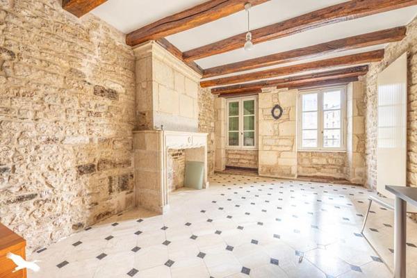 Immeuble à vendre |                                       Celles-sur-Belle |                                            831 m²