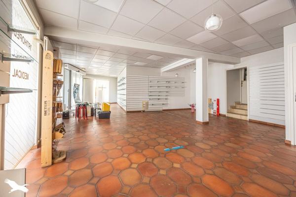 Immeuble à vendre |                                       Celles-sur-Belle |                                            831 m²