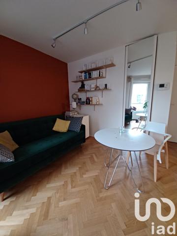 Location appartement 1 pièce 24 m² Issy-les-Moulineaux