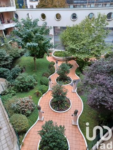 Location appartement 1 pièce 24 m² Issy-les-Moulineaux