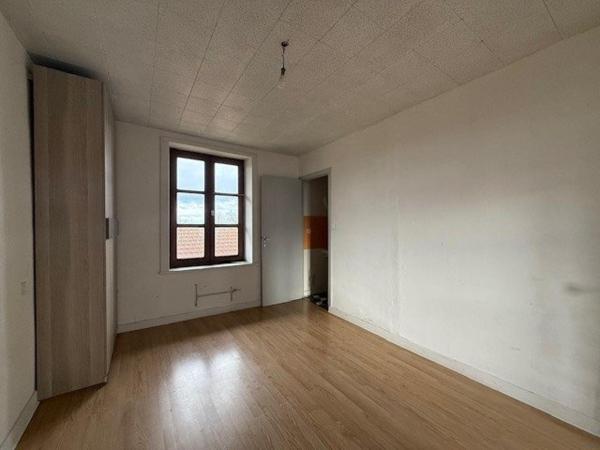 Immeuble de 4 appartements - St Trivier de Courtes