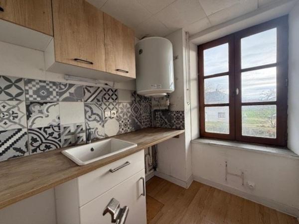 Immeuble de 4 appartements - St Trivier de Courtes