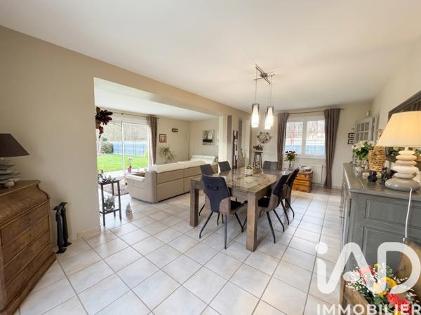 Maison à vendre 6 pièces 136 m² Saint-Étienne-du-Vauvray