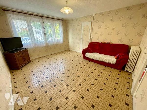 MAISON DE VILLE AVEC JARDIN
MAISON A VENDRE A RETHEL, AXE REIMS/CHARLEVILLE-MEZIERES, gare (à ...