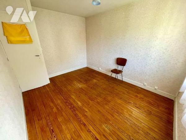 MAISON DE VILLE AVEC JARDIN
MAISON A VENDRE A RETHEL, AXE REIMS/CHARLEVILLE-MEZIERES, gare (à ...