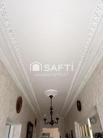 Charmante individuelle de caractère