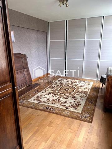 Charmante individuelle de caractère