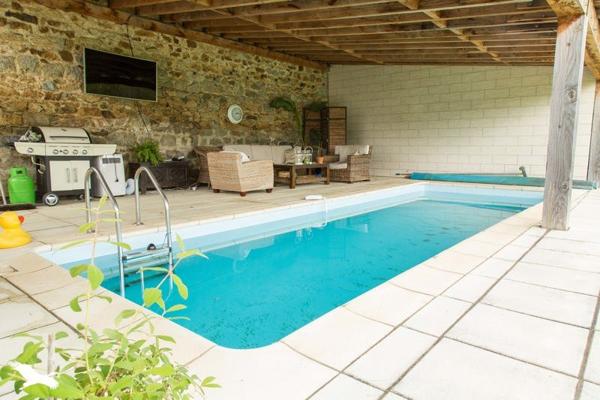 Maison à vendre |  Janaillat |  16 pièces | 520 m²