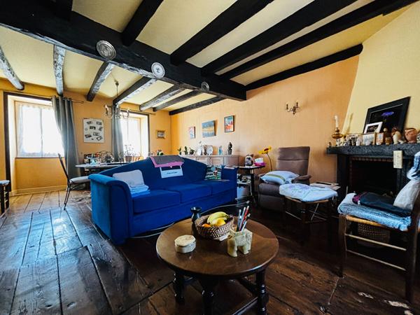 A VENDRE LAGRAULIERE MAISON EN PIERRE VIE DE PLAIN PIED 4 CHAMBRES ET GARAGE