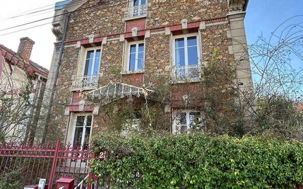 Maison à vendre    6 pièces • 212 m2 Meaux