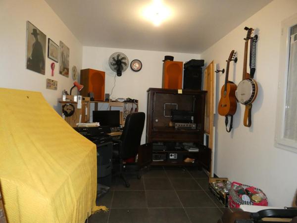 Villa 4 faces d'environ 103 m² sur terrain piscinable 645 m²