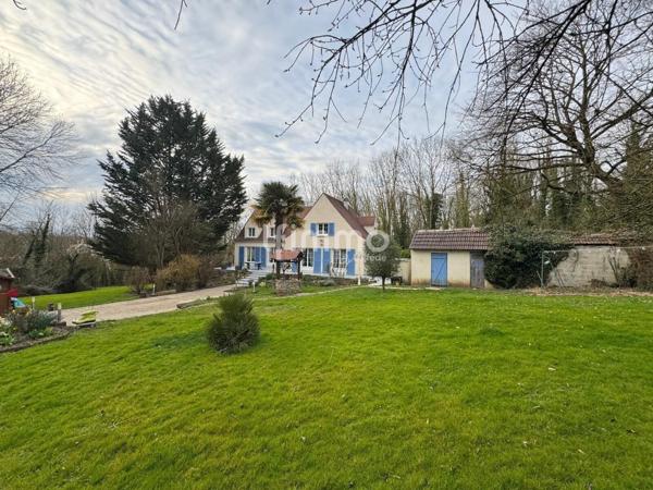 Rare à Gouvernes – Maison familiale atypique au cœur de la nature