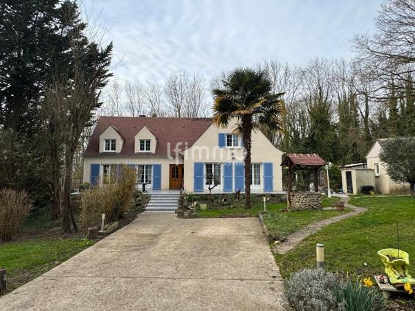 Rare à Gouvernes – Maison familiale atypique au cœur de la nature