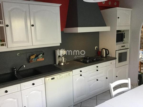 Rare à Gouvernes – Maison familiale atypique au cœur de la nature