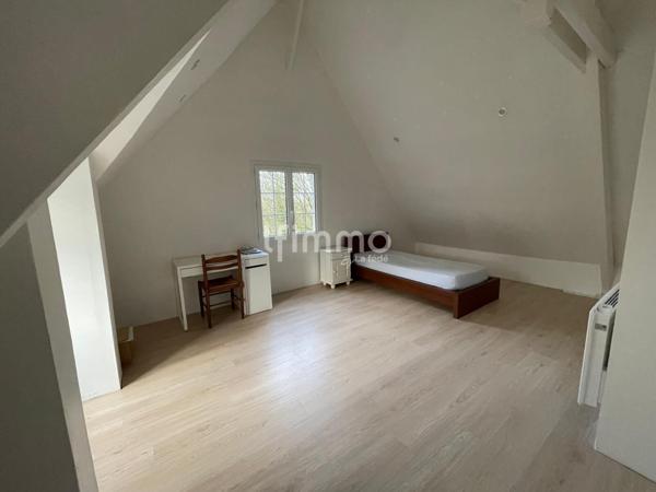 Rare à Gouvernes – Maison familiale atypique au cœur de la nature