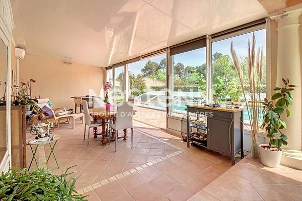 A VENDRE TRANS-EN-PROVENCE Maison 240 m² 4/5 chambres avec piscine sur 1500 m² de terrain clos