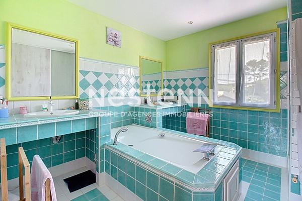 A VENDRE TRANS-EN-PROVENCE Maison 240 m² 4/5 chambres avec piscine sur 1500 m² de terrain clos