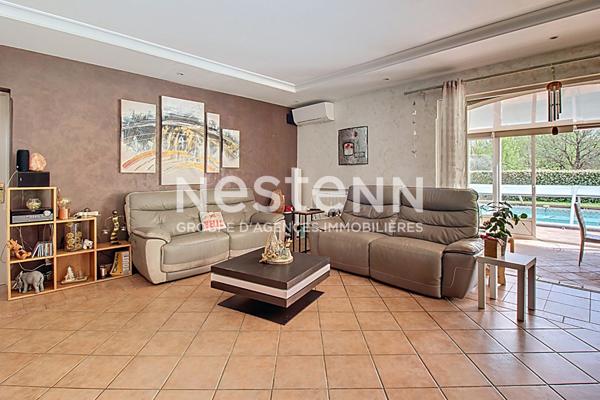 A VENDRE TRANS-EN-PROVENCE Maison 240 m² 4/5 chambres avec piscine sur 1500 m² de terrain clos