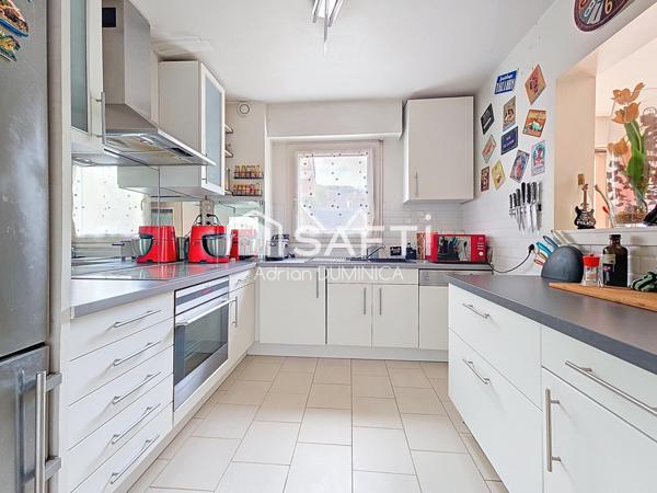 Bel appartement avec une belle vue, parking et cave