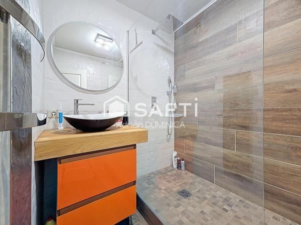 Bel appartement avec une belle vue, parking et cave