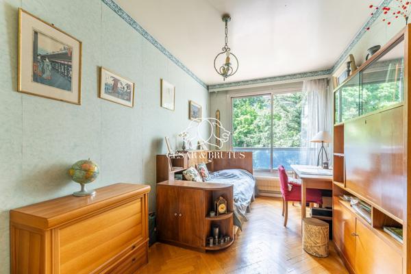 Appartement familial T5 de 129 m2 lumineux avec terrasse – résidence de standing avec parc.