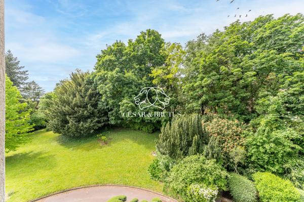 Appartement familial T5 de 129 m2 lumineux avec terrasse – résidence de standing avec parc.