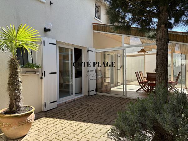 Saint-Palais-sur-Mer (17420) SAINT PALAIS - Hyper centre - Maison de ville T3 - patio et véranda