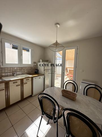 Saint-Palais-sur-Mer (17420) SAINT PALAIS - Hyper centre - Maison de ville T3 - patio et véranda