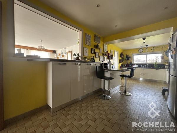 Villa en Parfait État avec Grand Jardin, Piscine et Garage - Saint-Jean-d'Angély