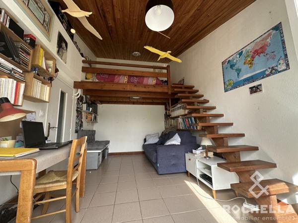 Villa en Parfait État avec Grand Jardin, Piscine et Garage - Saint-Jean-d'Angély