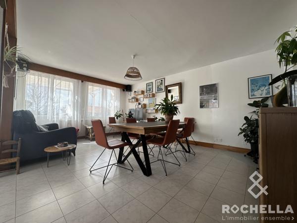 Villa en Parfait État avec Grand Jardin, Piscine et Garage - Saint-Jean-d'Angély