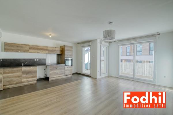 Appartement 4 pièces de 76 m²- 2 éme étage avec balcon et parking.