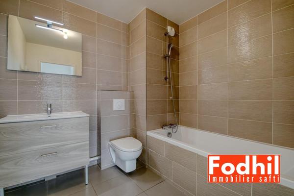 Appartement 4 pièces de 76 m²- 2 éme étage avec balcon et parking.