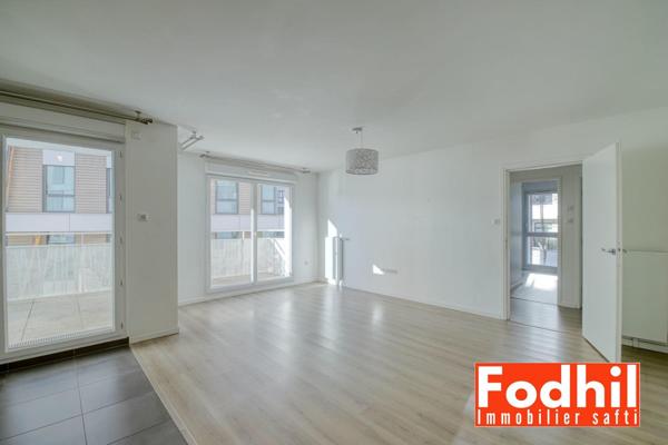Appartement 4 pièces de 76 m²- 2 éme étage avec balcon et parking.