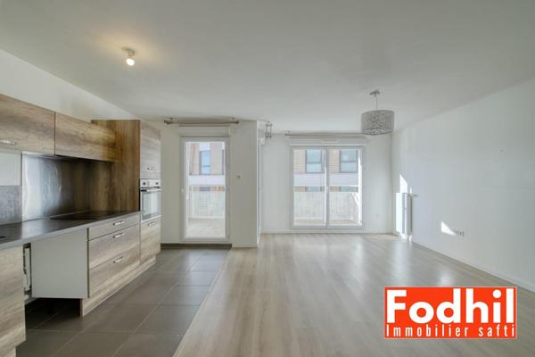 Appartement 4 pièces de 76 m²- 2 éme étage avec balcon et parking.