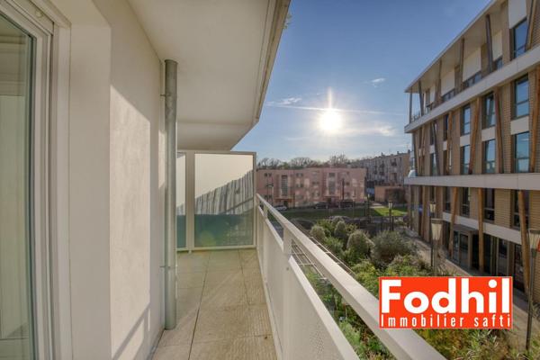 Appartement 4 pièces de 76 m²- 2 éme étage avec balcon et parking.