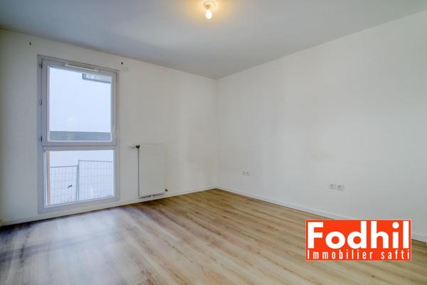 Appartement 4 pièces de 76 m²- 2 éme étage avec balcon et parking.